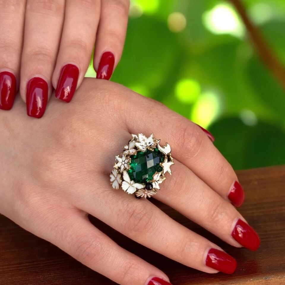 14 AYAR İTALYAN YEŞİL TAŞLI KENARLARI MİNELİ ÖZEL TASARIM ALTIN YÜZÜK