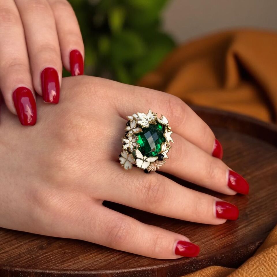 14 AYAR İTALYAN YEŞİL TAŞLI KENARLARI MİNELİ ÖZEL TASARIM ALTIN YÜZÜK