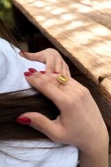 14 AYAR ÖZEL TASARIM BAL TOPAZ TAŞLI ALTIN YÜZÜK 17