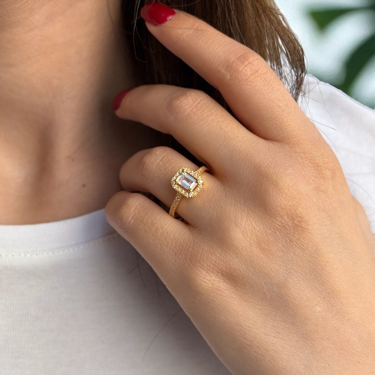 22 AYAR BAGET TAŞLI ALTIN YÜZÜK