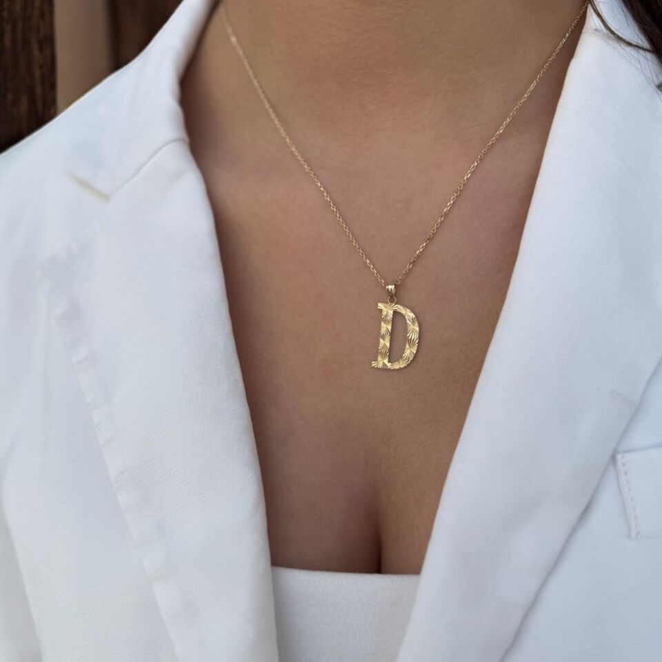 14 AYAR LAZERLİ D HARFİ ALTIN KOLYE