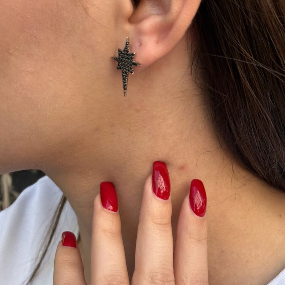 14 AYAR ROSE RENGİ SİYAH TAŞLI KUTUPYILDIZI KÜPE