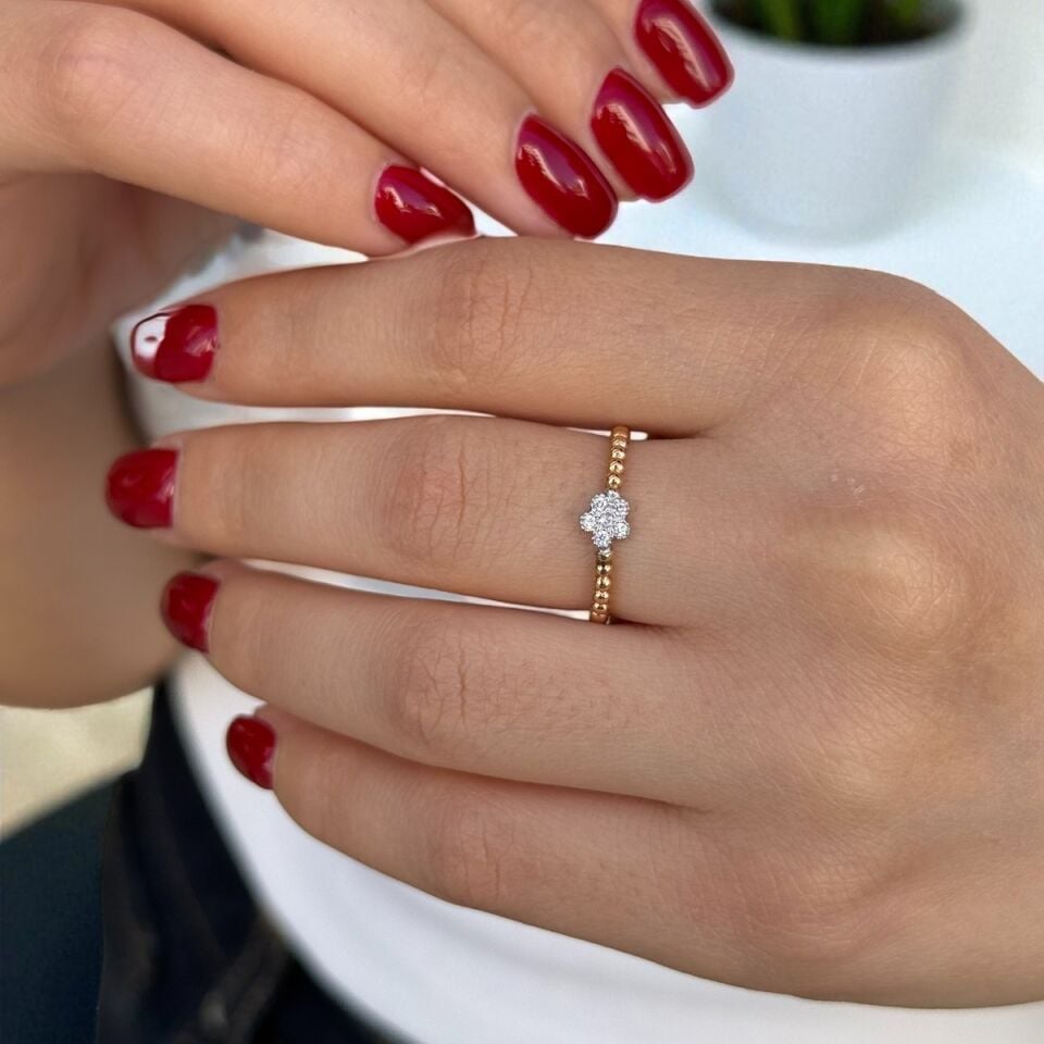 14 AYAR ROSE RENGİ ORTASI ÇİÇEK MODELİ ALTIN YÜZÜK