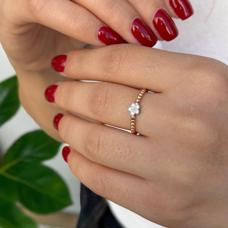 14 AYAR ROSE RENGİ ORTASI ÇİÇEK MODELİ ALTIN YÜZÜK