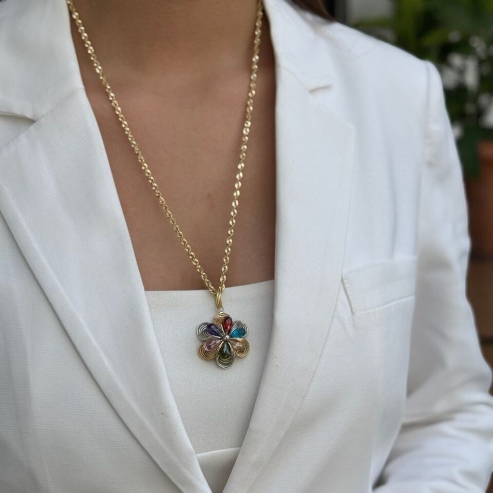 14 Ayar Kristal Taşlı Çiçek Tasarım Altın Kolye Ucu