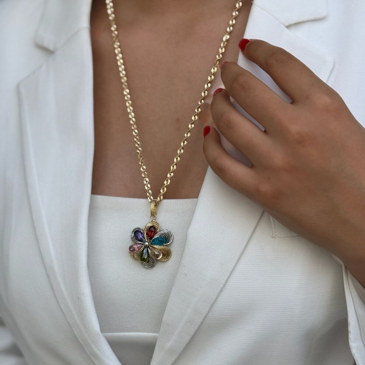 14 Ayar Kristal Taşlı Çiçek Tasarım Altın Kolye