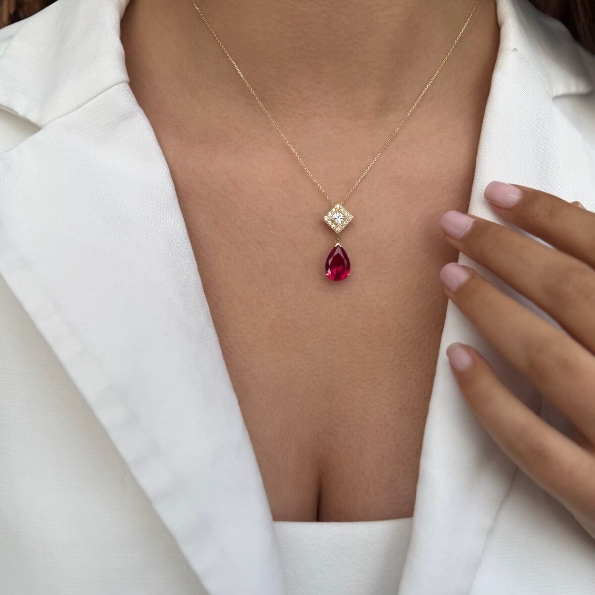 14 Ayar Kristal Yakut Taşlı El Yapımı Altın Kolye