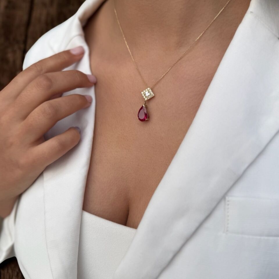 14 Ayar Kristal Yakut Taşlı El Yapımı Altın Kolye