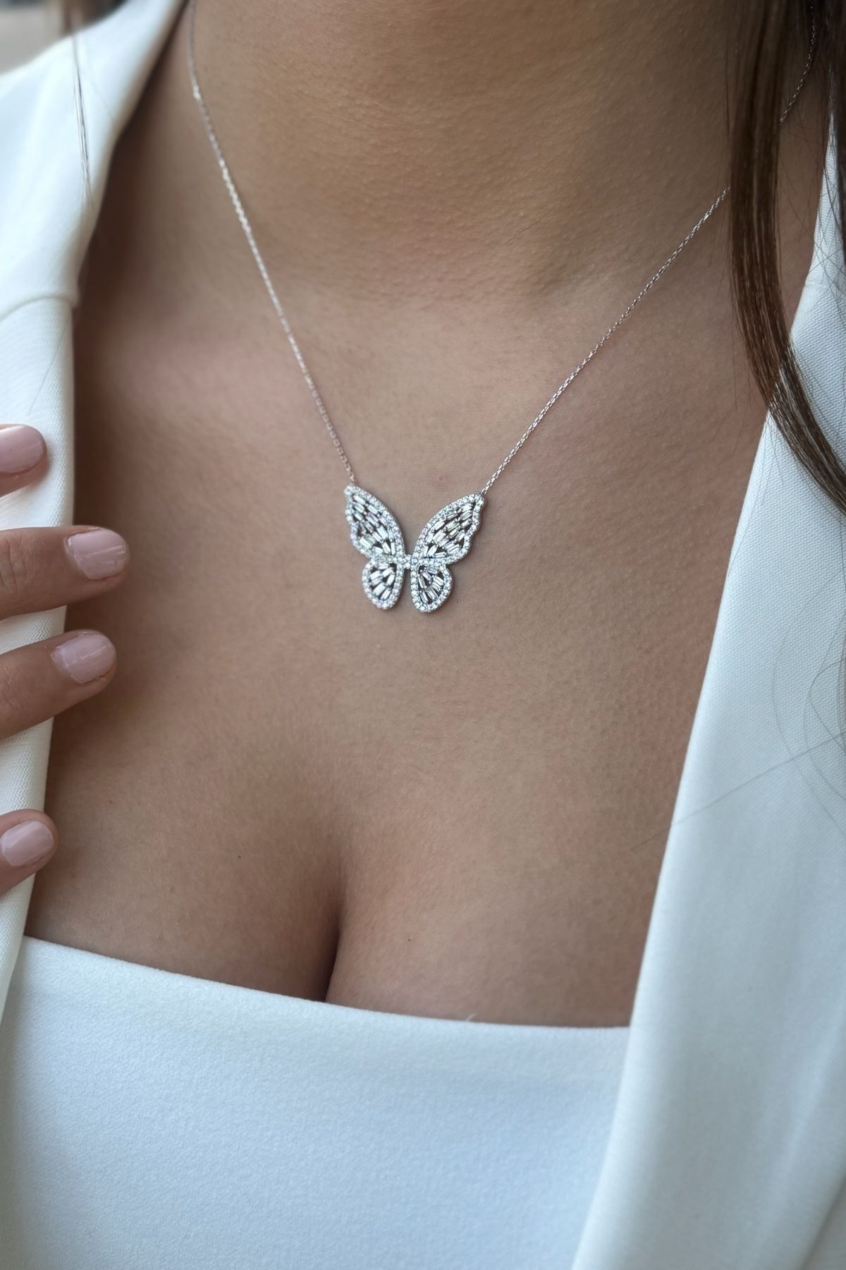 14 AYAR 1,46 CT F RENGİ PIRLANTA TAŞLI KELEBEK MODEL KOLYE