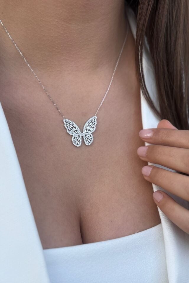 14 AYAR 1,46 CT F RENGİ PIRLANTA TAŞLI KELEBEK MODEL KOLYE