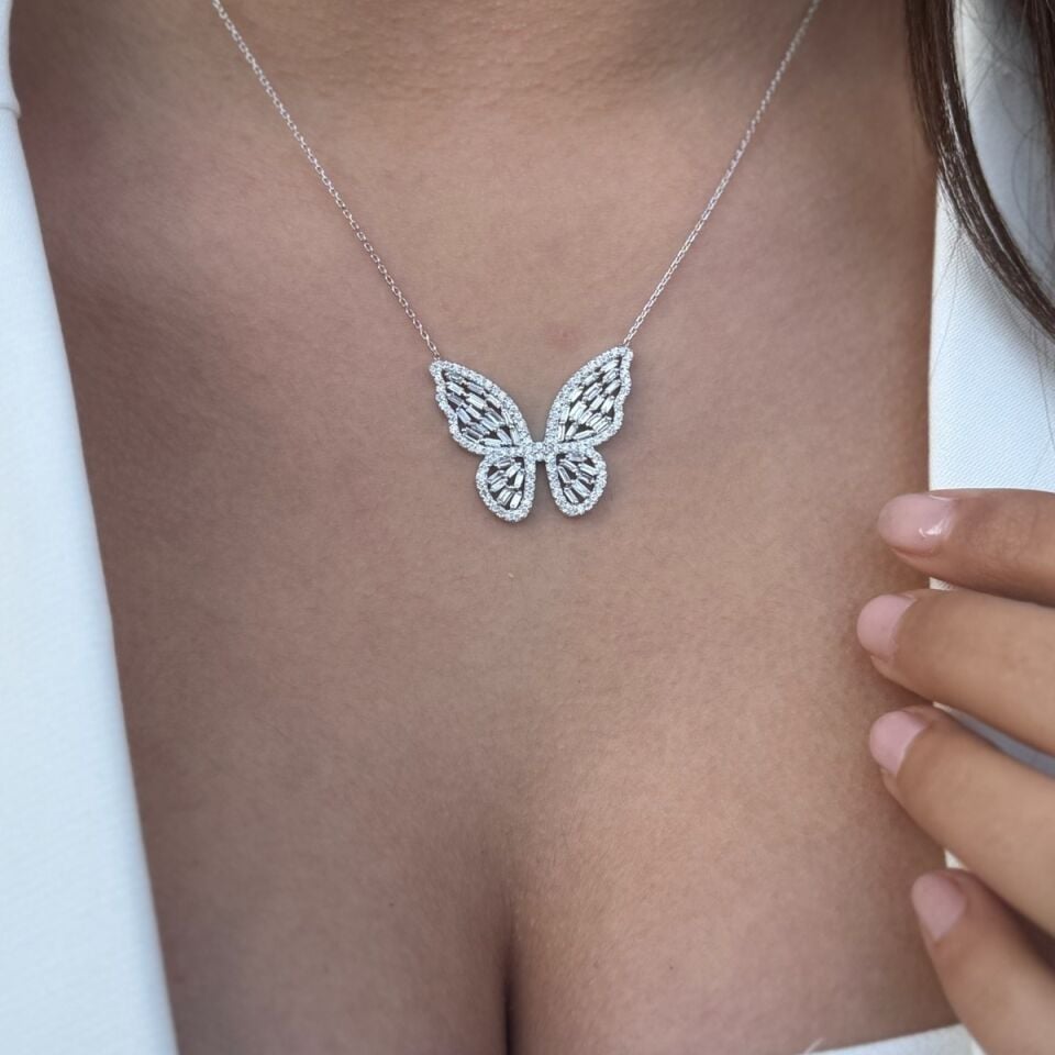 14 AYAR 1,46 CT F RENGİ PIRLANTA TAŞLI KELEBEK MODEL KOLYE