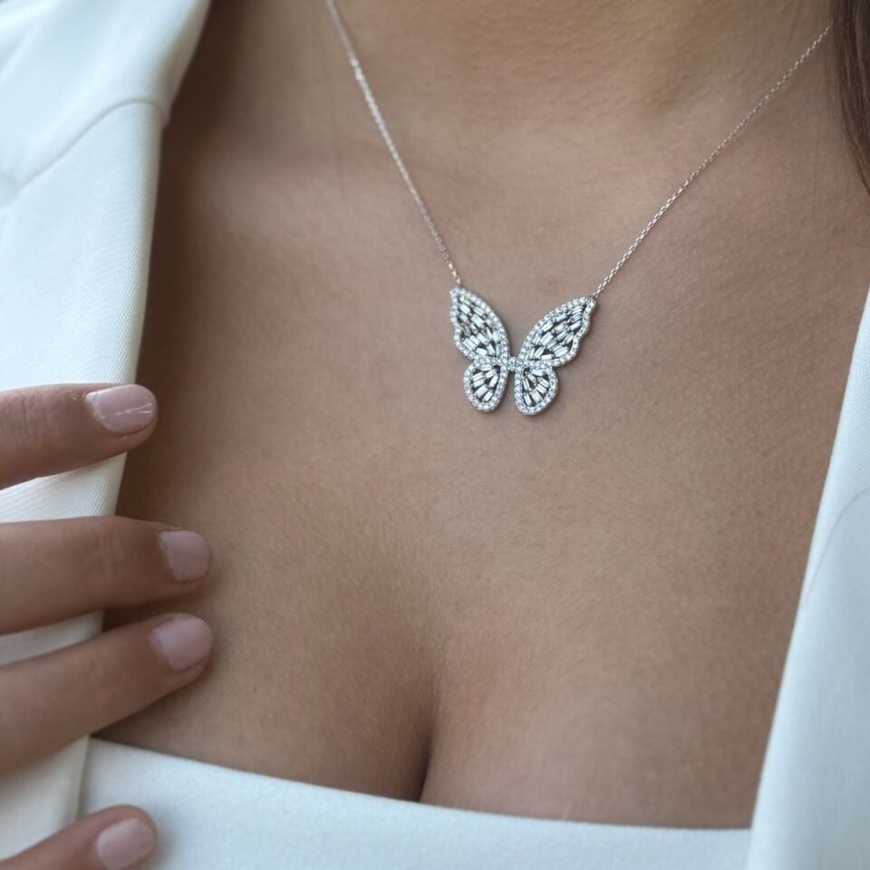 14 AYAR 1,46 CT F RENGİ PIRLANTA TAŞLI KELEBEK MODEL KOLYE