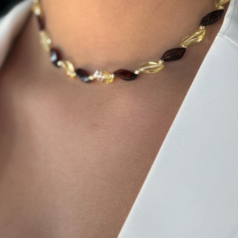 14 AYAR KEHRİBAR VE ALTIN TOPLU TASARIM KOLYE