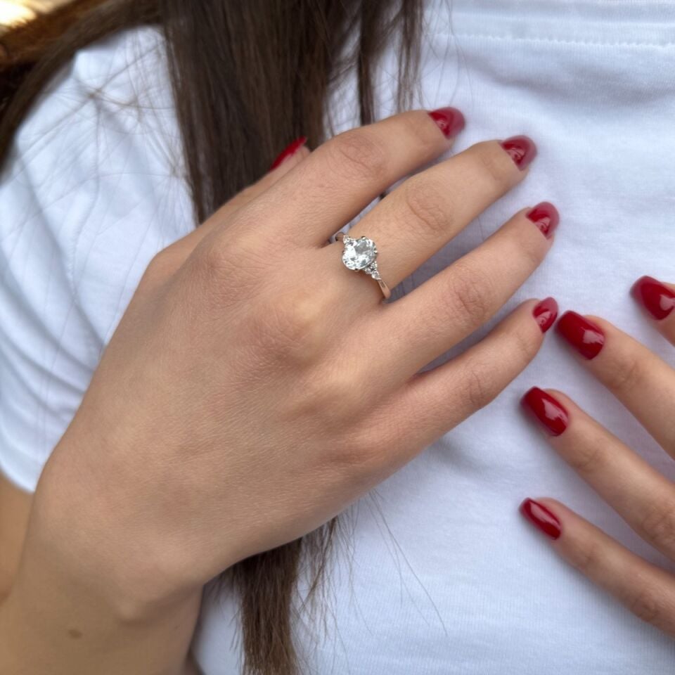 14 AYAR 1,48 CT BEYAZ SAFİR TAŞLI 0,11 CT PIRLANTA TAŞLI YÜZÜK