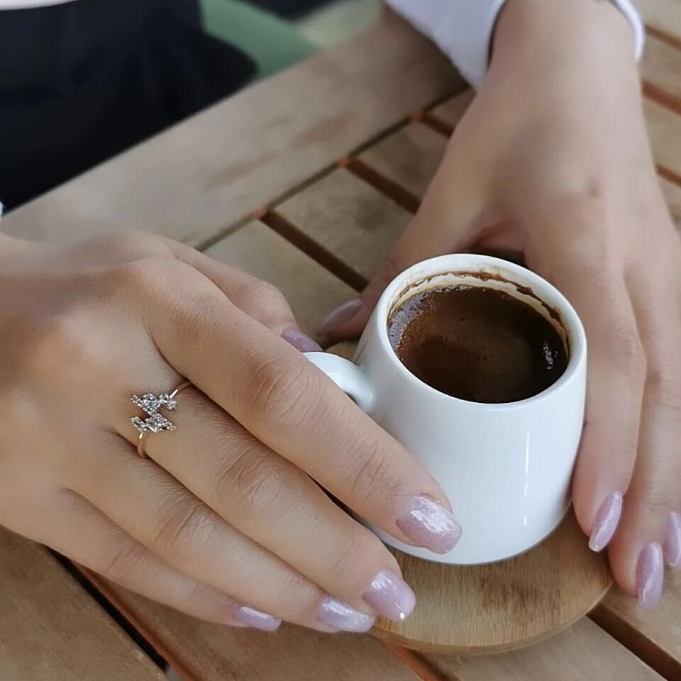 14 Ayar Baget Taşlı Zikzak Yüzük