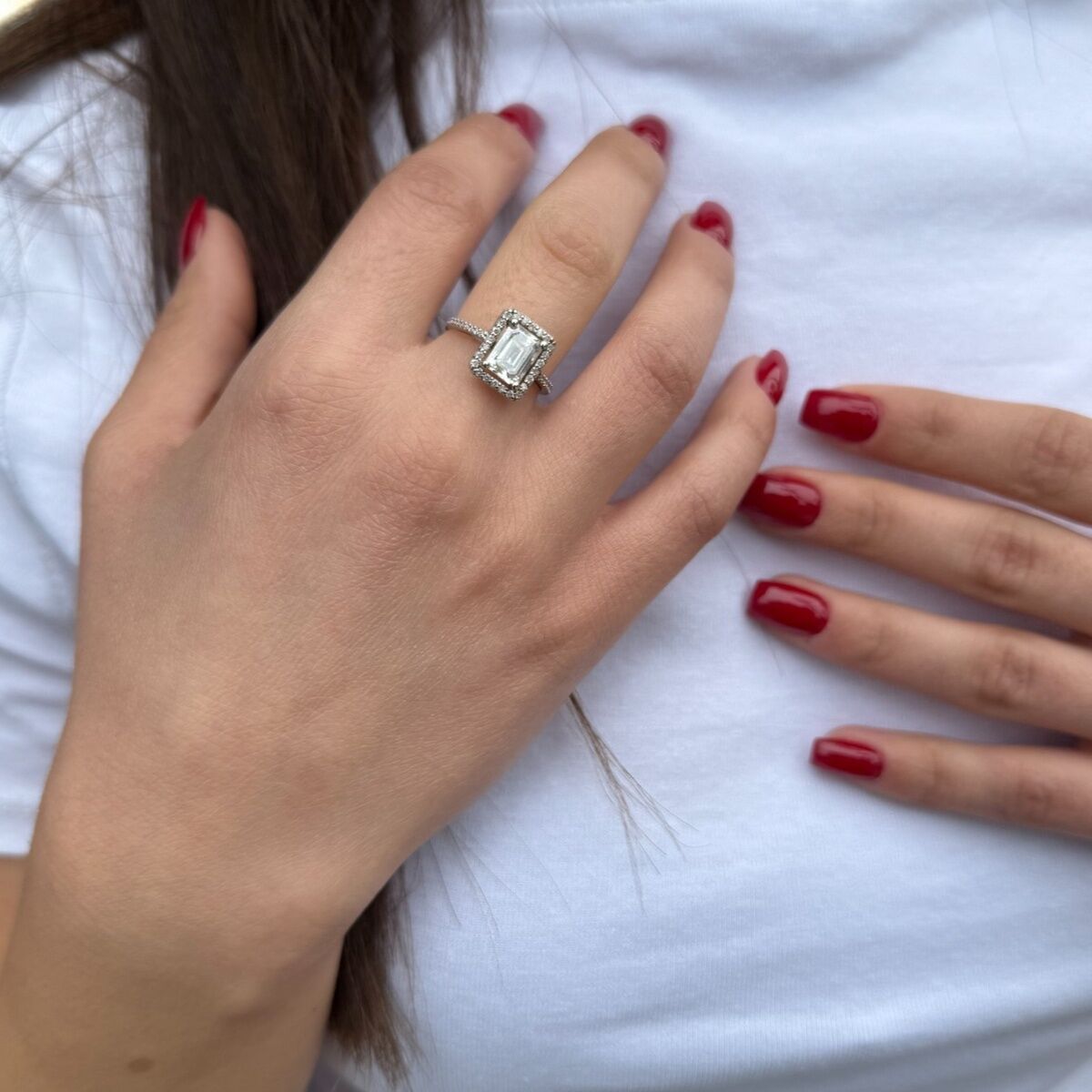 14 AYAR 1,81 CT BEYAZ SAFİR TAŞLI 0,37 CT PIRLANTA TAŞLI YÜZÜK