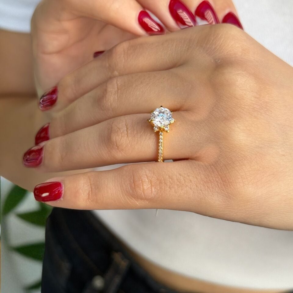 22 AYAR LOTUS MODEL TEKTAŞ YÜZÜK