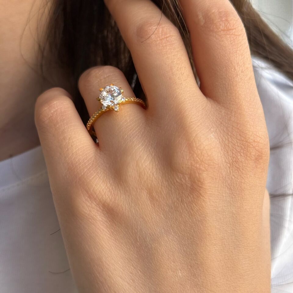 22 AYAR LOTUS MODEL TEKTAŞ YÜZÜK