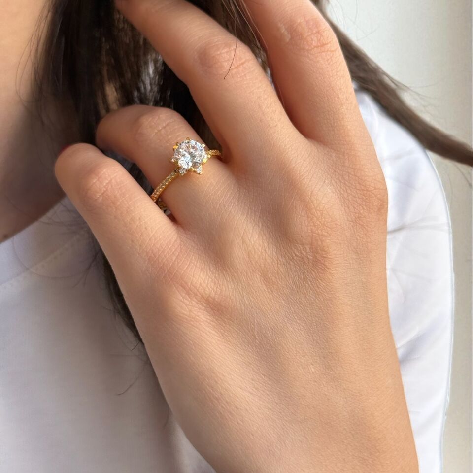 22 AYAR LOTUS MODEL TEKTAŞ YÜZÜK