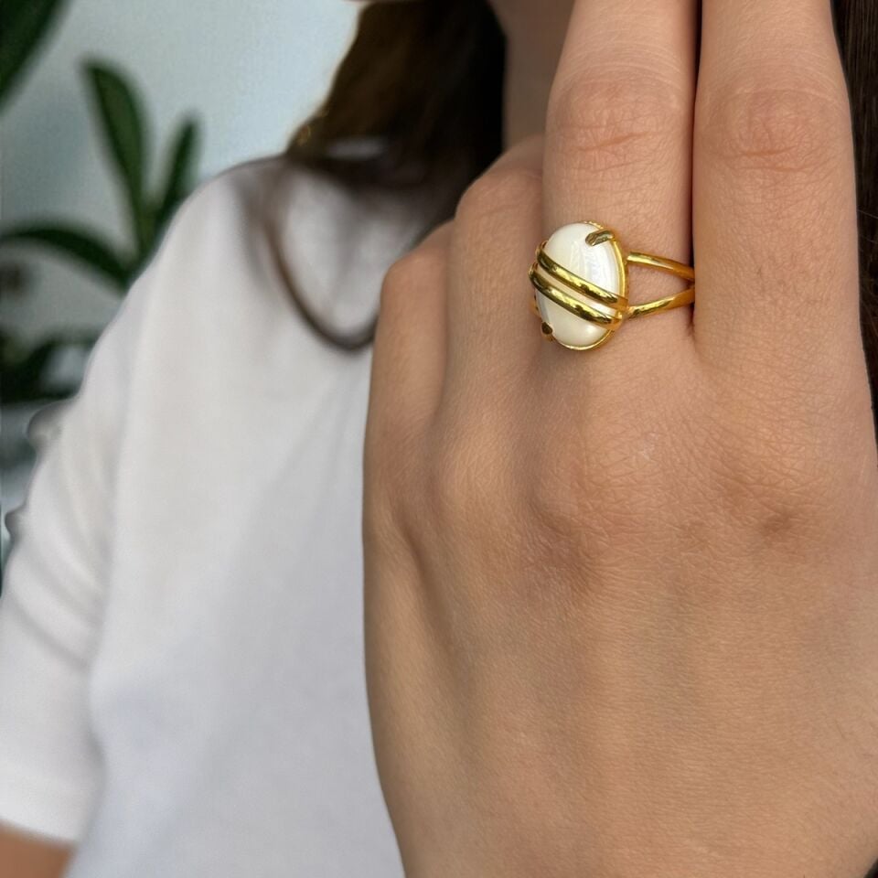 22 AYAR ÖZEL TASARIM AYTAŞI TAŞLI ALTIN YÜZÜK