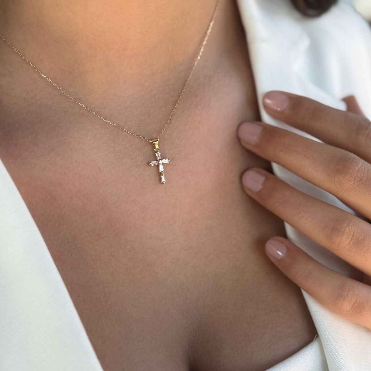 14 AYAR BAGET TAŞLI HAÇ KOLYE