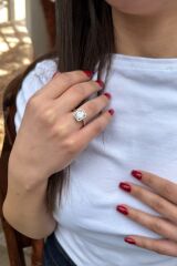 18 AYAR 1,83 CT MOSANİTE TAŞLI 0,36 CT PIRLANTA TAŞLI YÜZÜK 15