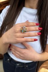 14 AYAR RENKLİ TAŞLI ÇİÇEK MODEL ALTIN YÜZÜK 17