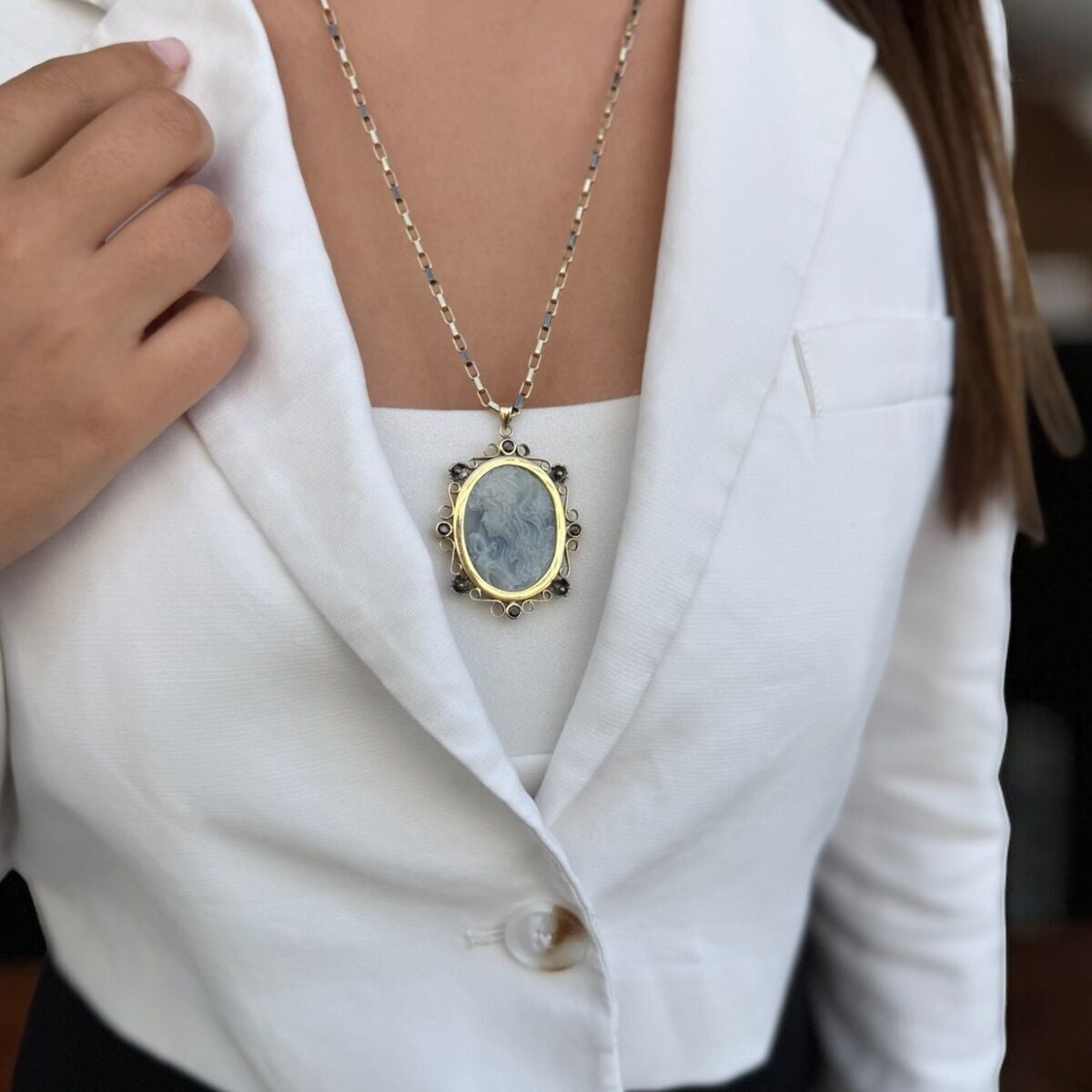 14 Ayar Cameo Taşlı Madalyon Altın Kolye