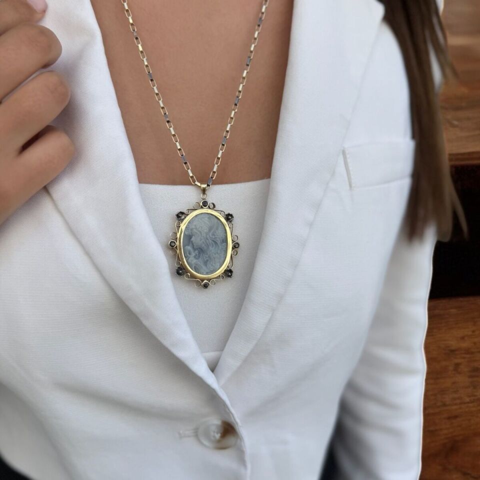 14 Ayar Cameo Taşlı Madalyon Altın Kolye