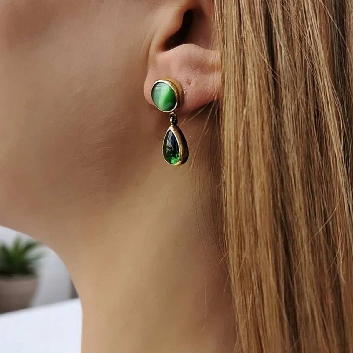 14 Ayar Yeşil Kedigözü Taşlı El Yapımı Altın Küpe