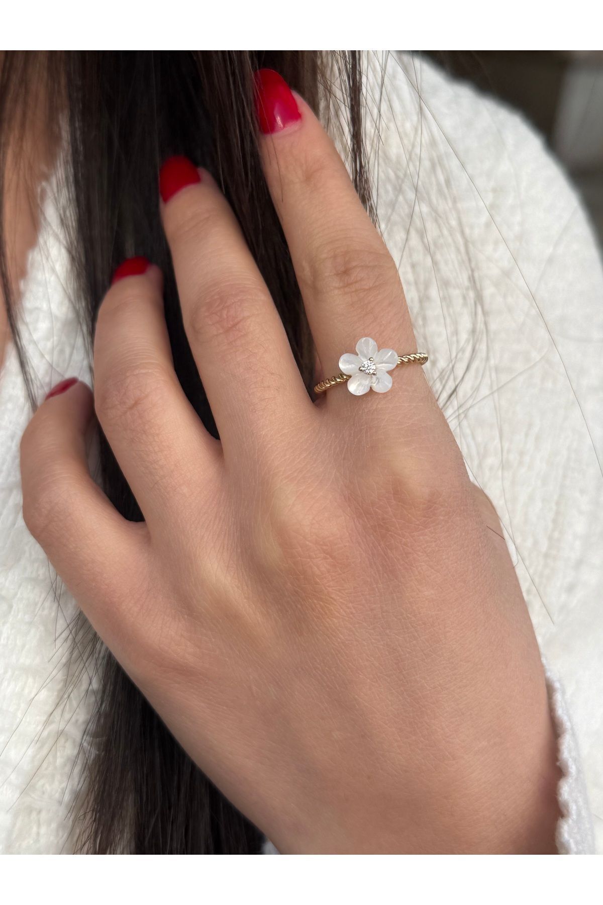 14 AYAR BURGU BEYAZ ÇİÇEK SEDEFLİ ALTIN YÜZÜK