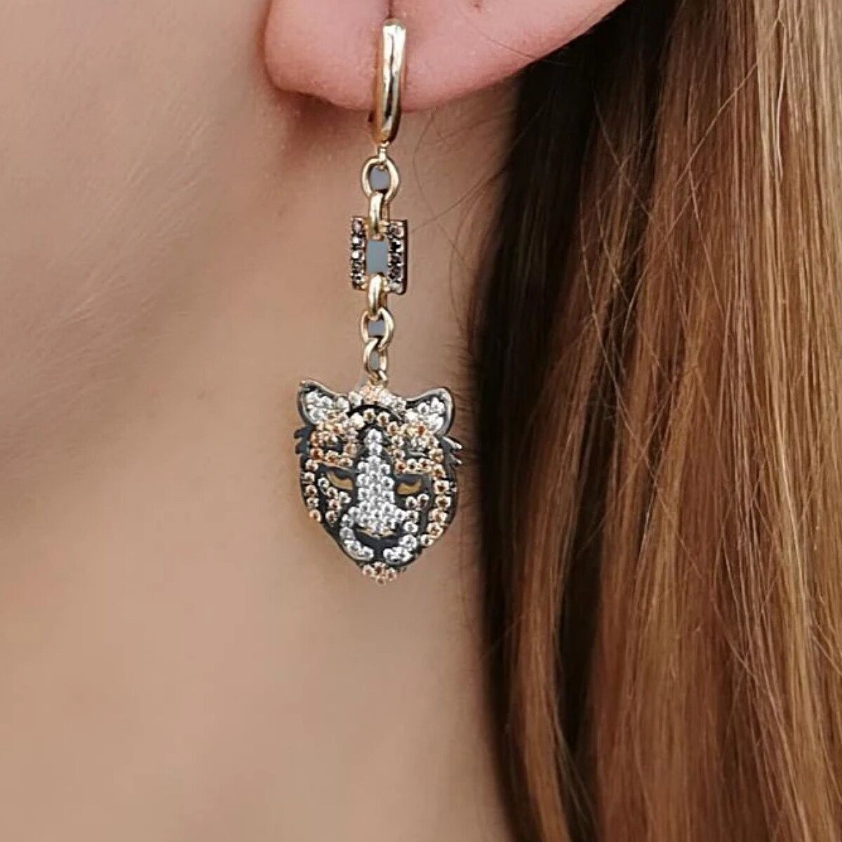 14 Ayar Özel Tasarım Aslan Altın Küpe