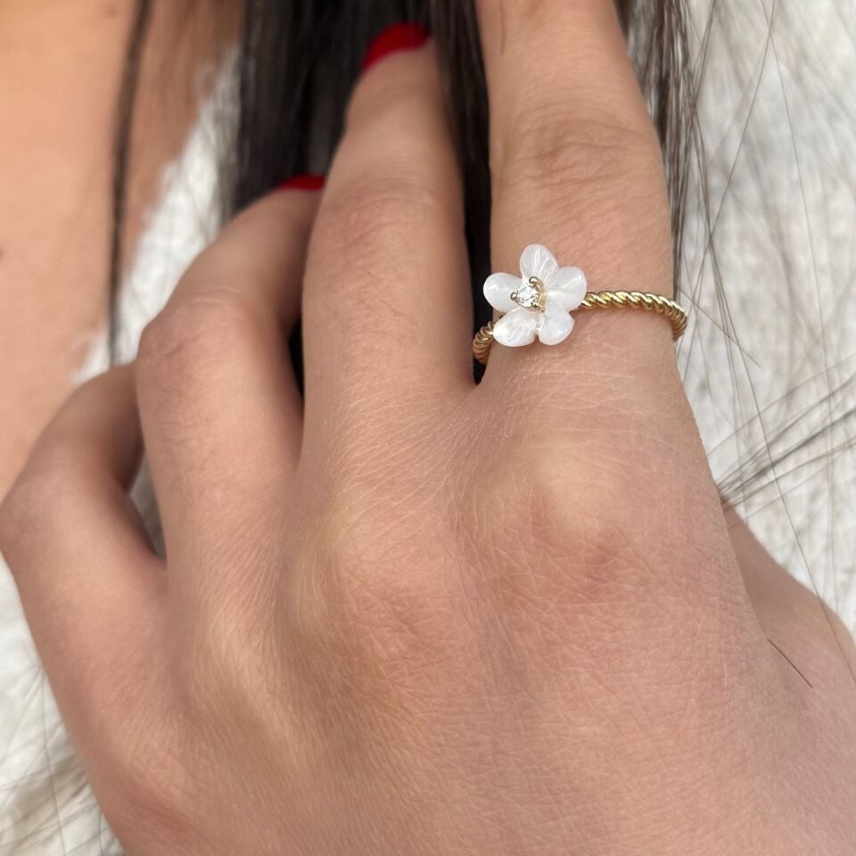 14 AYAR BURGU BEYAZ ÇİÇEK SEDEFLİ ALTIN YÜZÜK