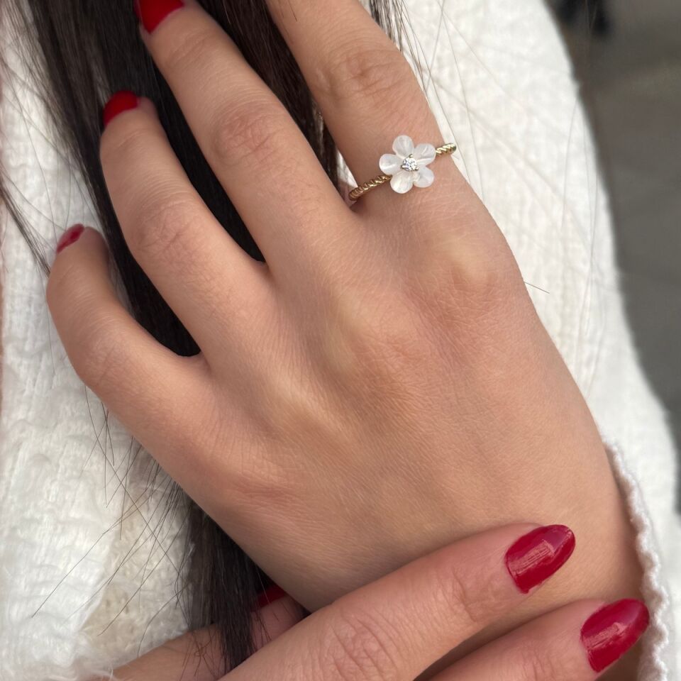 14 AYAR BURGU BEYAZ ÇİÇEK SEDEFLİ ALTIN YÜZÜK