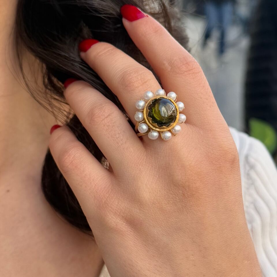 14 AYAR PERİDOT VE İNCİ TAŞLI ALTIN YÜZÜK