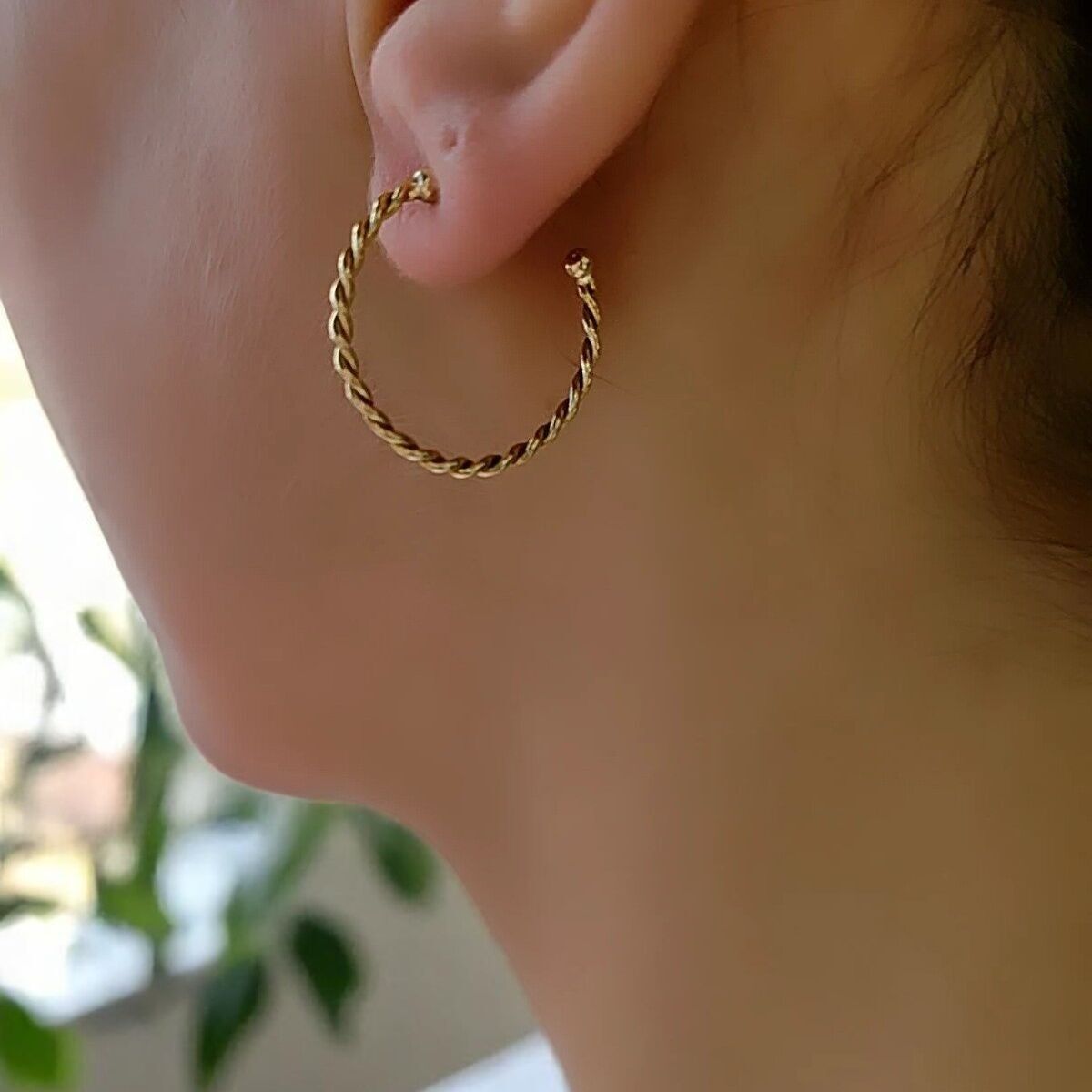 14 Ayar Burgu El Yapımı Halka Altın Küpe