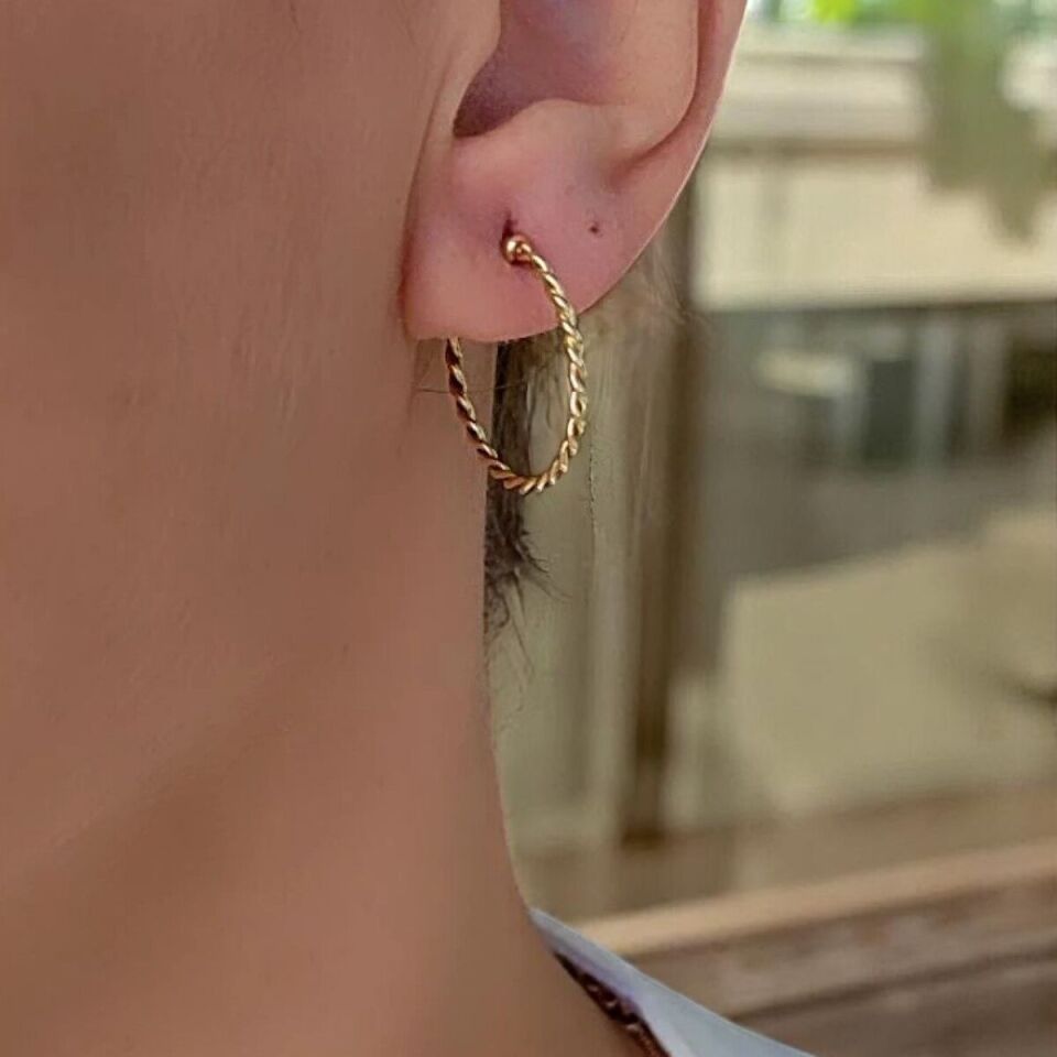 14 Ayar Burgu El Yapımı Halka Altın Küpe