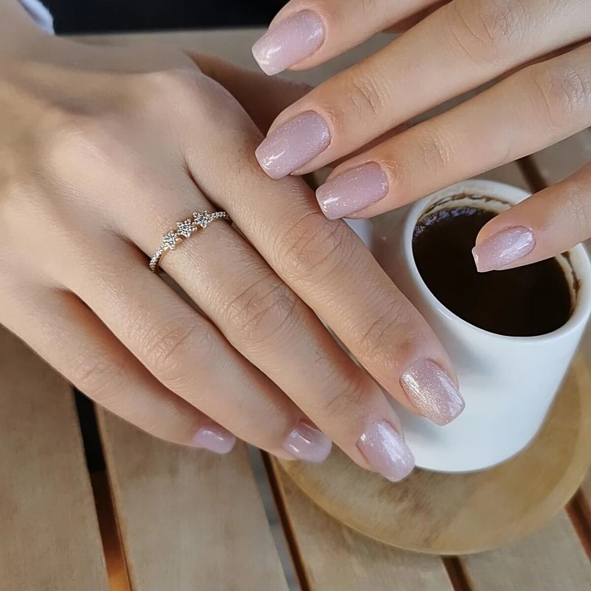 14 AYAR ÜÇ YILDIZ FİGÜRLÜ ALTIN YÜZÜK