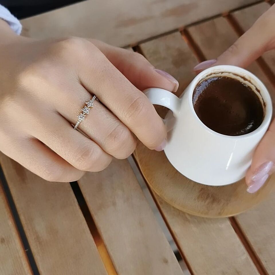 14 AYAR ÜÇ YILDIZ FİGÜRLÜ ALTIN YÜZÜK