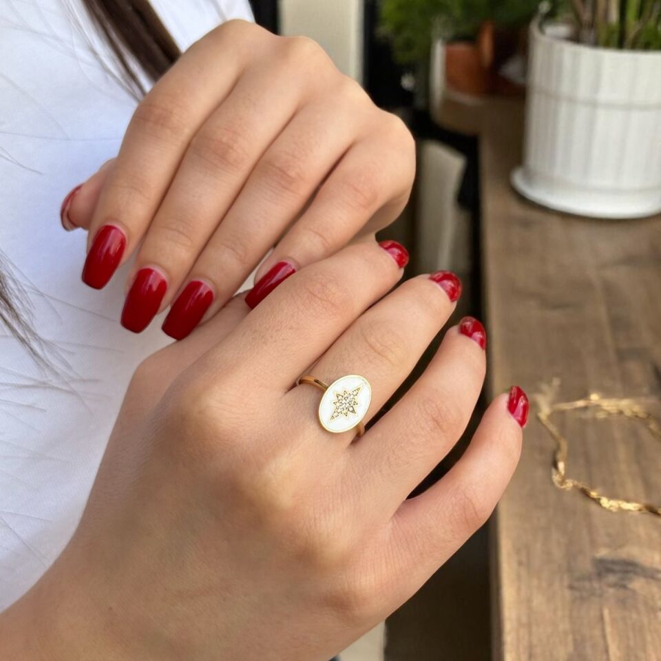 14 Ayar Beyaz Mineli Kutup Yıldızı Altın Tasarım Yüzük