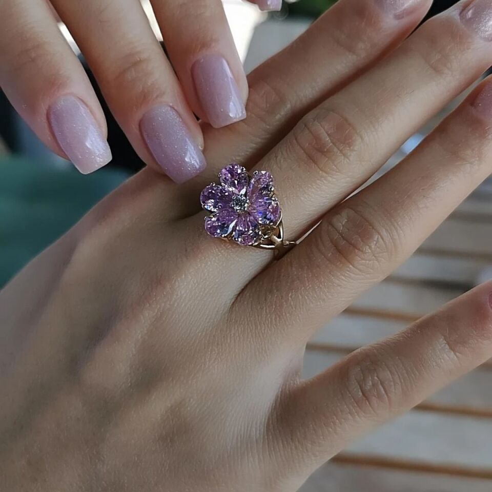 14 AYAR 0,05 CT PIRLANTA TAŞLI, DAMLA PİNK KUVARS ÇİÇEK MODELİ ÖZEL TASARIM ALTIN YÜZÜK