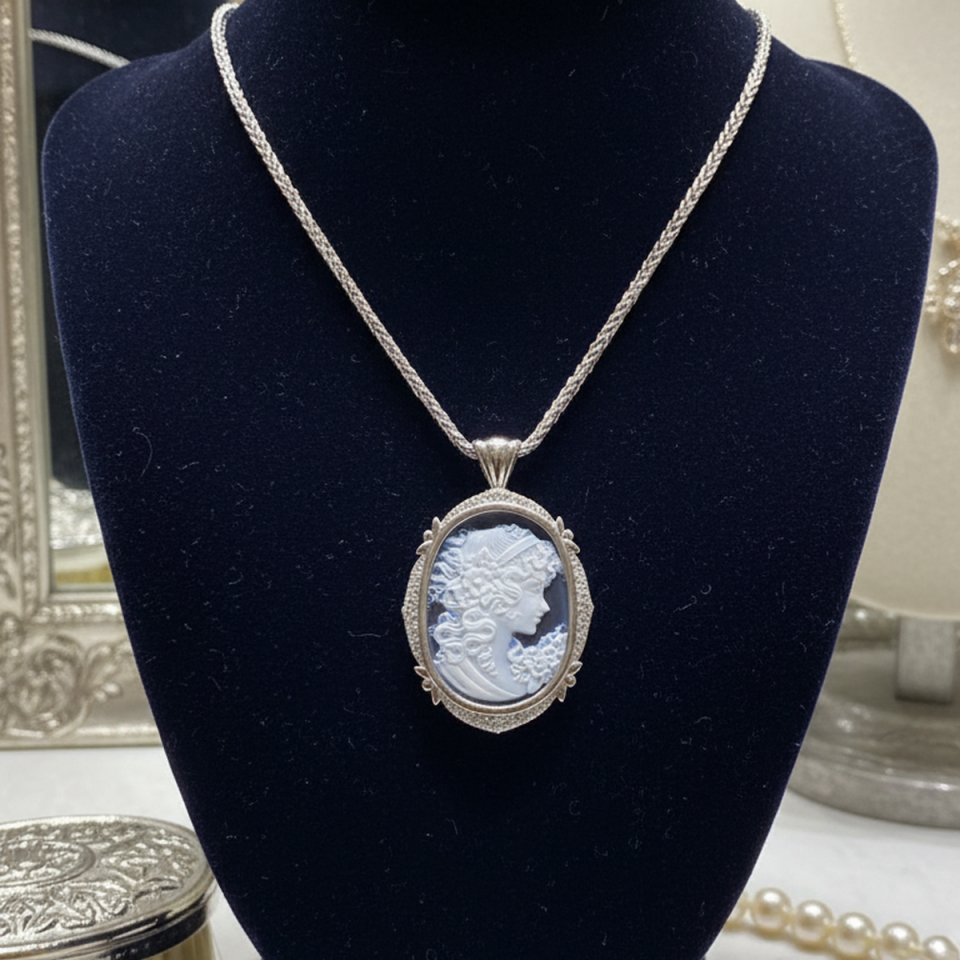 14 AYAR 0,73 CT PIRLANTA TAŞLI ORJİNAL CAMEO KIZI BEYAZ ALTIN KOLYE