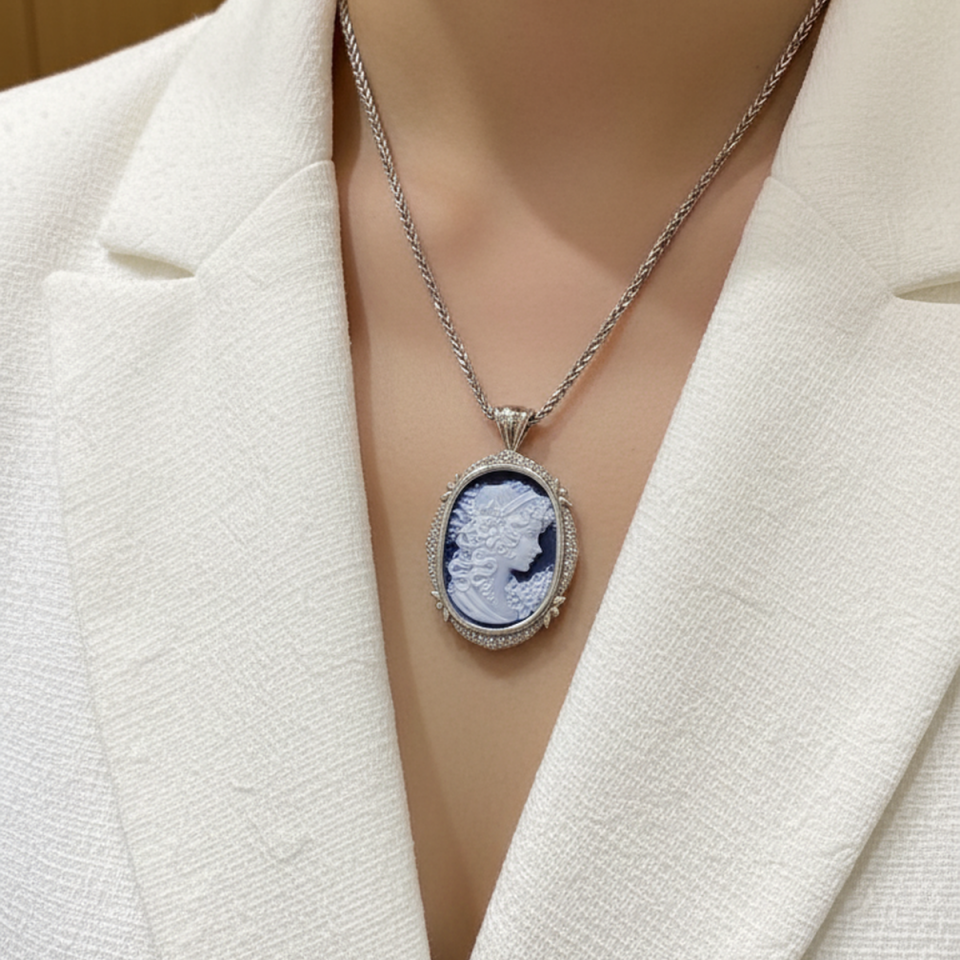 14 AYAR 0,73 CT PIRLANTA TAŞLI ORJİNAL CAMEO KIZI BEYAZ ALTIN KOLYE