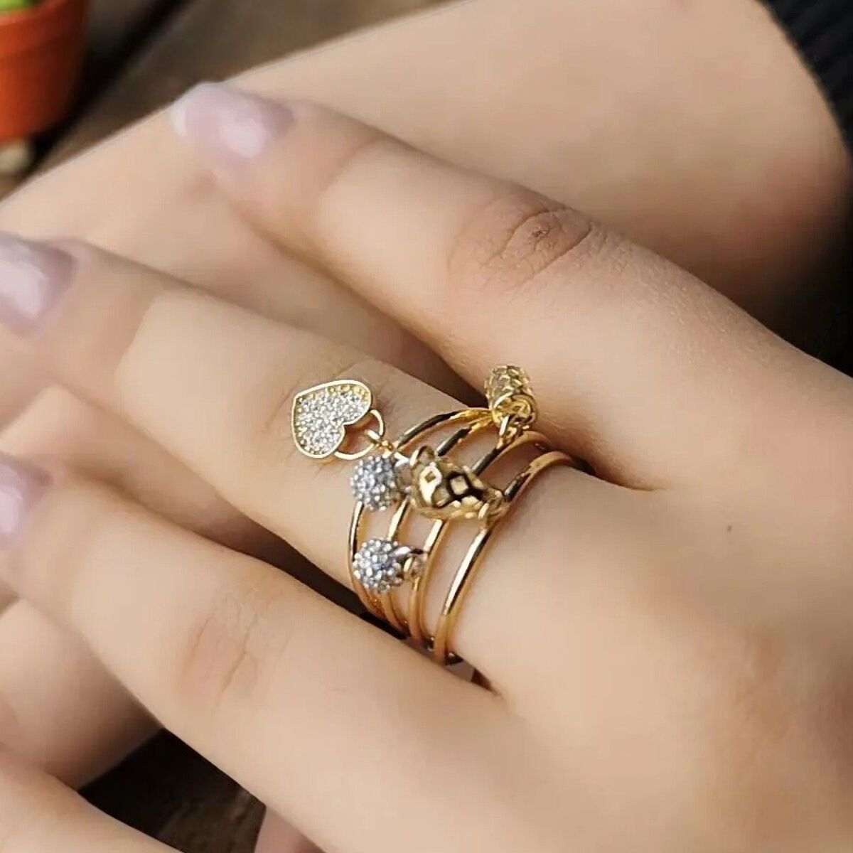 14 AYAR İTALYAN TASARIM SALLANTILI CHARMLI ALTIN YÜZÜK
