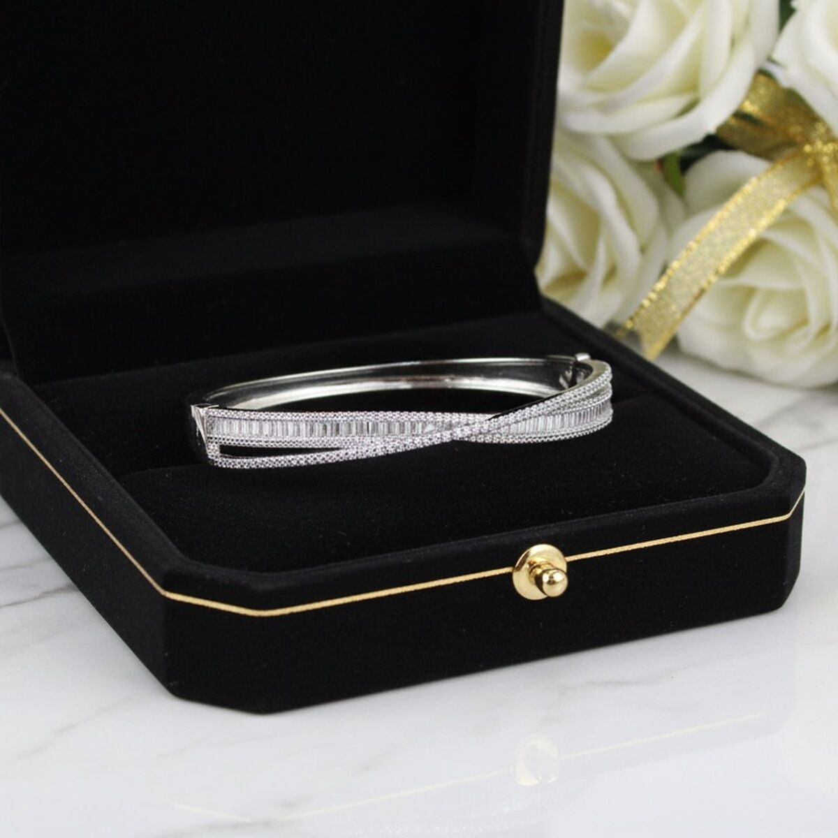 925 AYAR PIRLANTA GÖRÜNÜMLÜ BAGET TAŞLI İTALYAN BİLEZİK