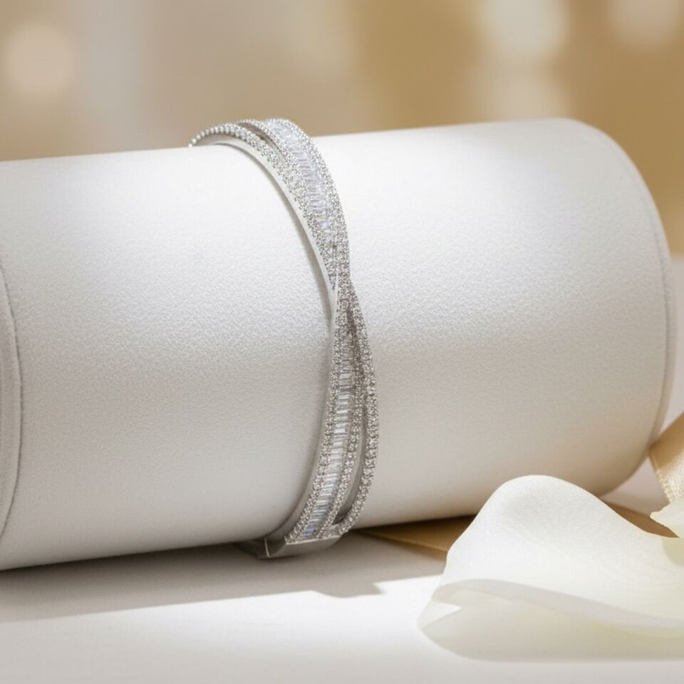 925 AYAR PIRLANTA GÖRÜNÜMLÜ BAGET TAŞLI İTALYAN BİLEZİK