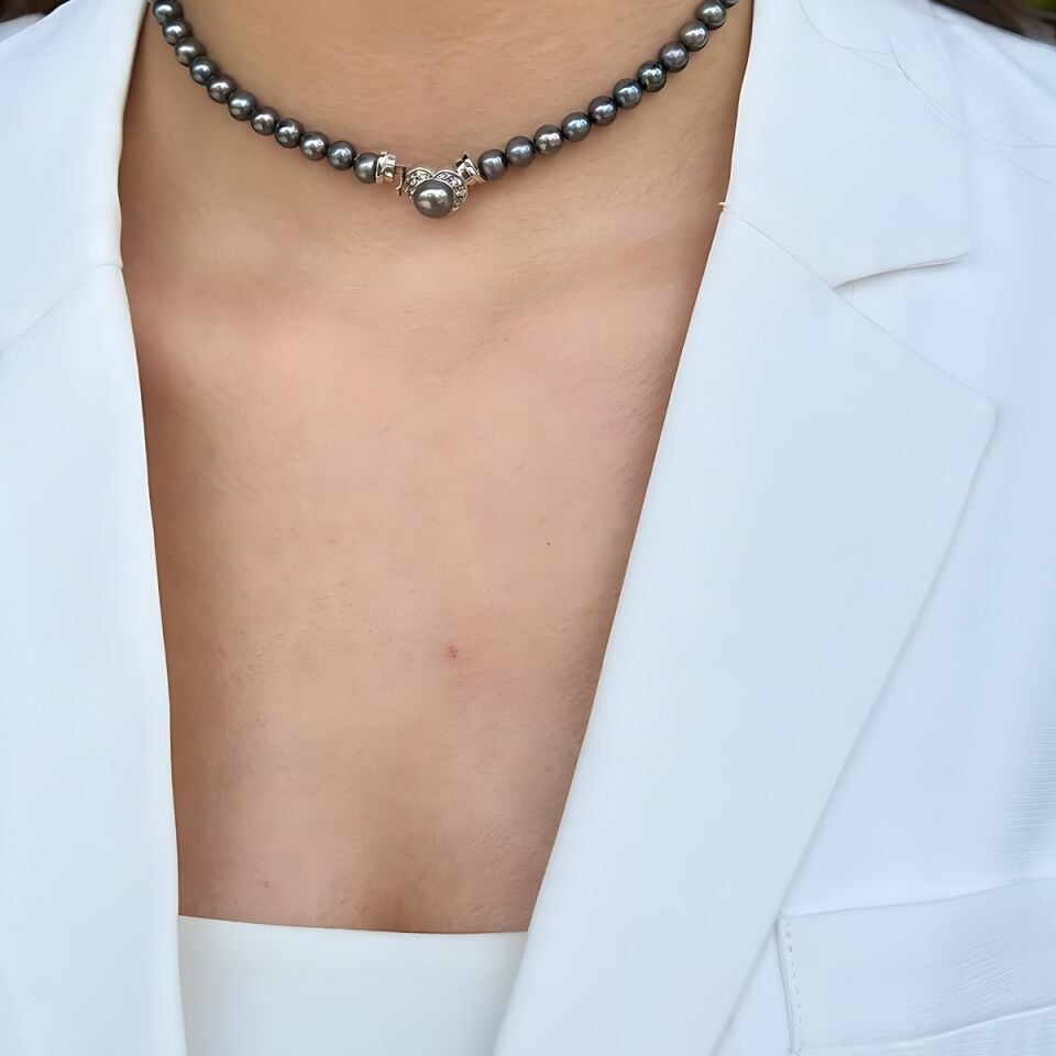 14 Ayar Tasarım Kalp Kilitli Siyah Inci Kolye