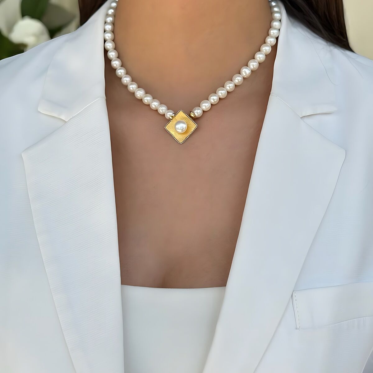 14 Ayar Tasarım Kare Model 22 Ayar Renginde Incili Altın Kolye