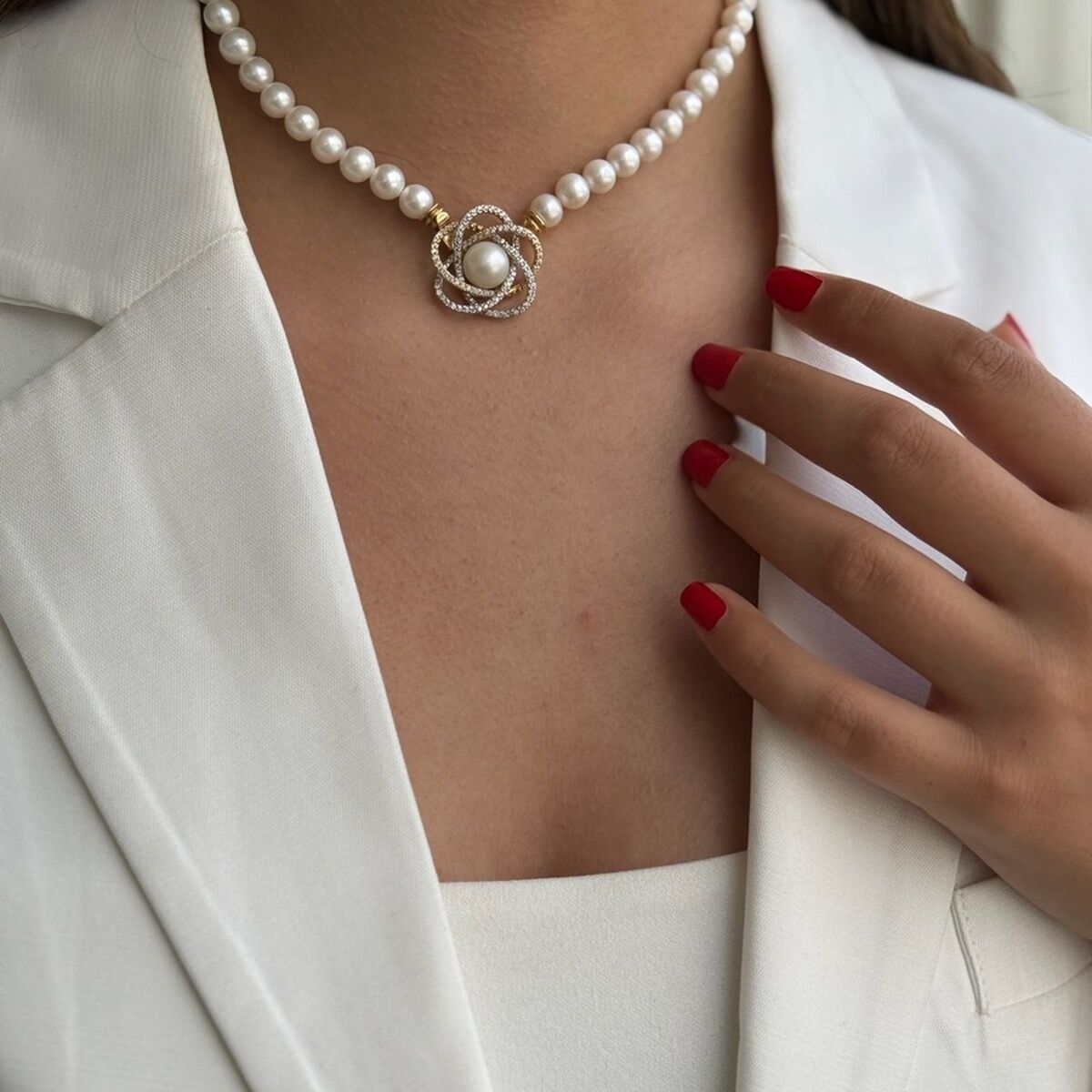 14 Ayar Tasarım İncili Altın Kolye