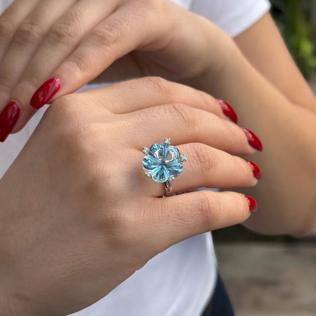 14 Ayar 13,38 Ct Aqua Marin, 0,10 Ct G Pırlanta Taşlı Pırlanta Yüzük